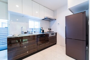 Ferienhaus (Private Vacation Home) | Eigene Küche | Großer Kühlschrank, Mikrowelle, Herdplatte, Geschirrspüler