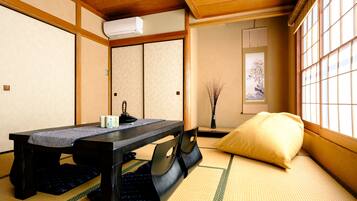 3LDK | Individually decorated, individually furnished, laptop workspace