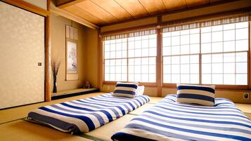 3LDK | Individually decorated, individually furnished, laptop workspace