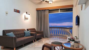 Huoneisto, 3 makuuhuonetta | Oleskelualue | LCD-televisio