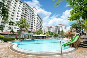 Kolam renang outdoor