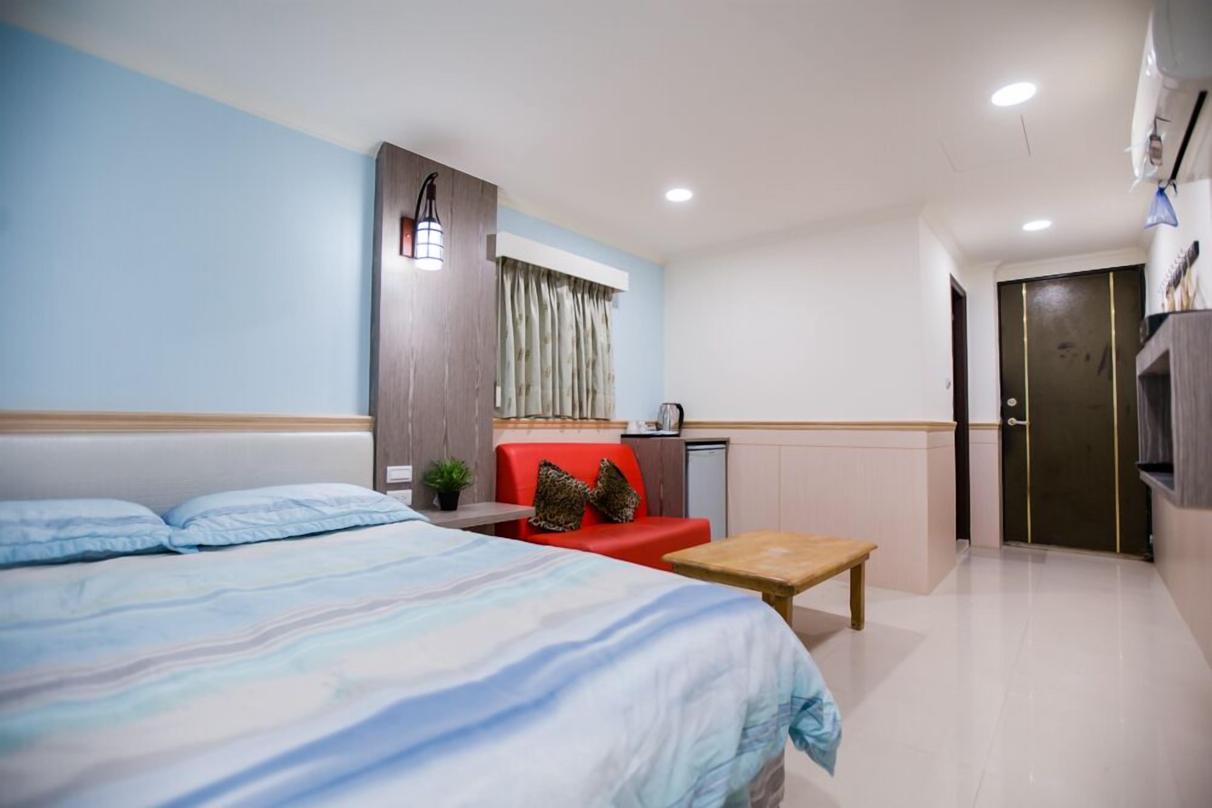 Klassieke tweepersoonskamer | Een bureau, verduisterende gordijnen, gratis wifi, beddengoed