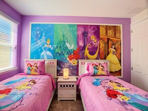 House, 6 Bedrooms