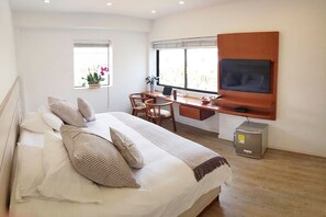 Deluxe Studio | In-room safe, desk, laptop workspace, blackout drapes - Pardo Casa Cultural (Bogotá)