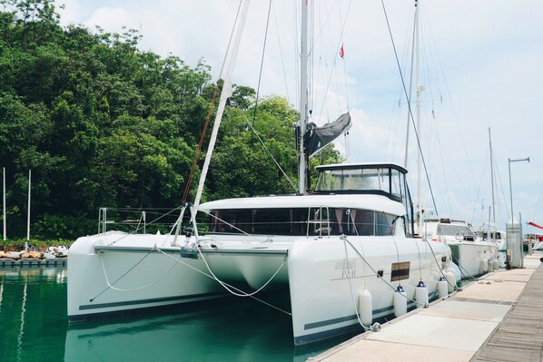 Marina - S/Y P&B: 2017 Lagoon 42 in owner's version (3-cabin layout). (Thalang)