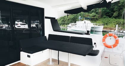 S / Y P&B: 2017 Lagoon 42 en versión de propietario (diseño de 3 cabinas).