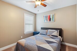 3 bedrooms, iron/ironing board, WiFi, bed sheets - Mary/Joe Home Sweet Home (New Orleans)