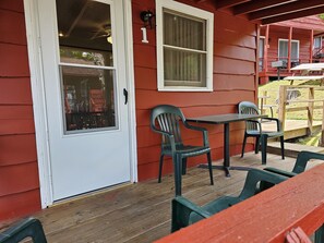 Outdoor dining - The Gold Eagle Cottage 1 (Lake George)
