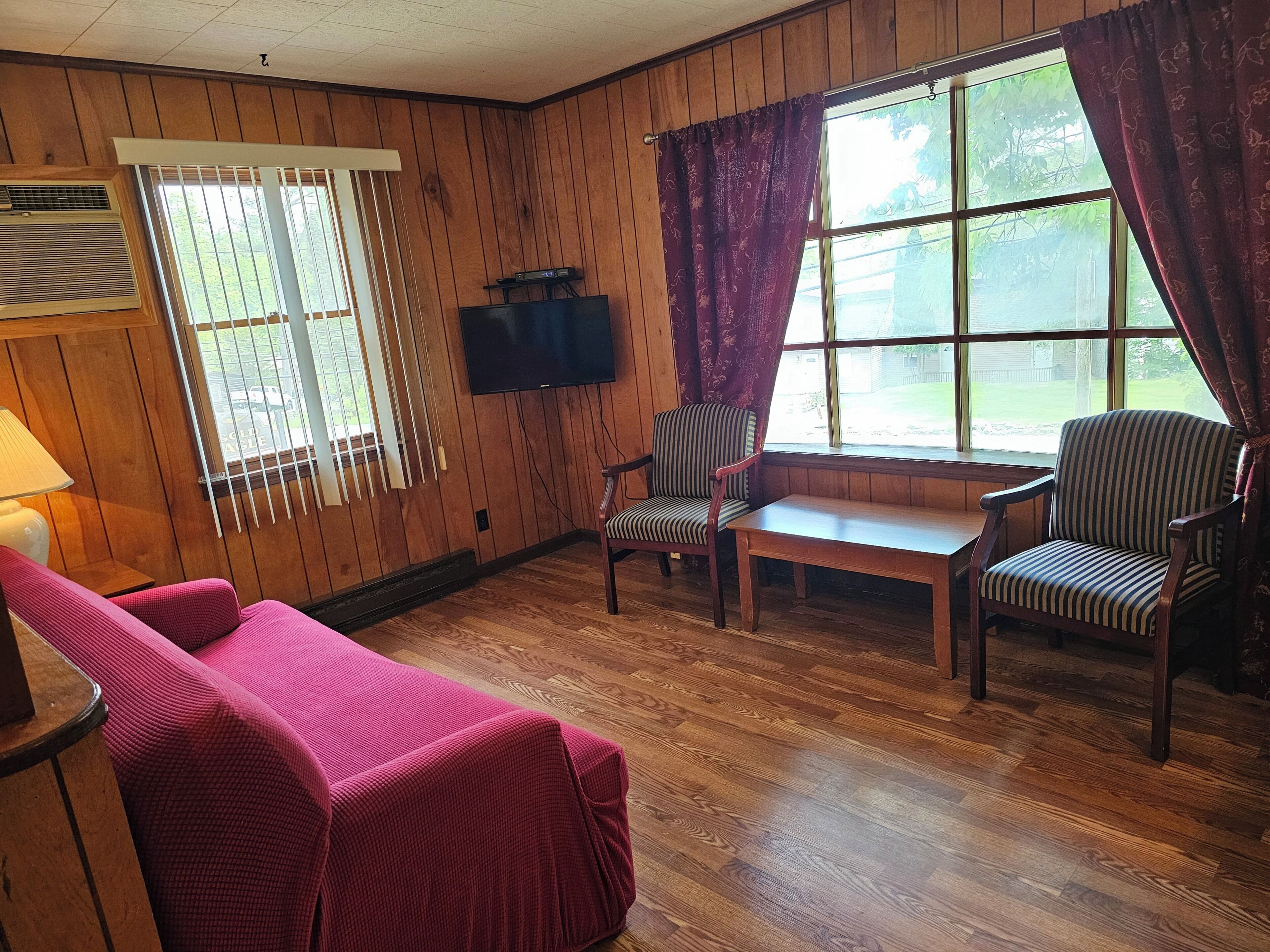 La Cabine Gold Eagle 1 - Lake George