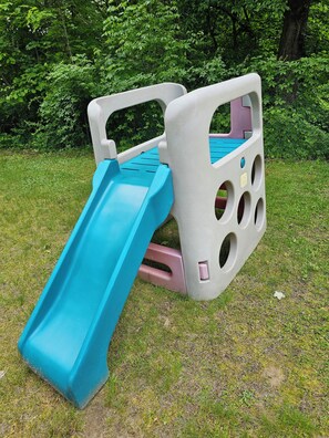 Children’s area - The Gold Eagle Cottage 1 (Lake George)