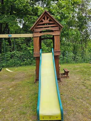 Children’s area - The Gold Eagle Cottage 1 (Lake George)