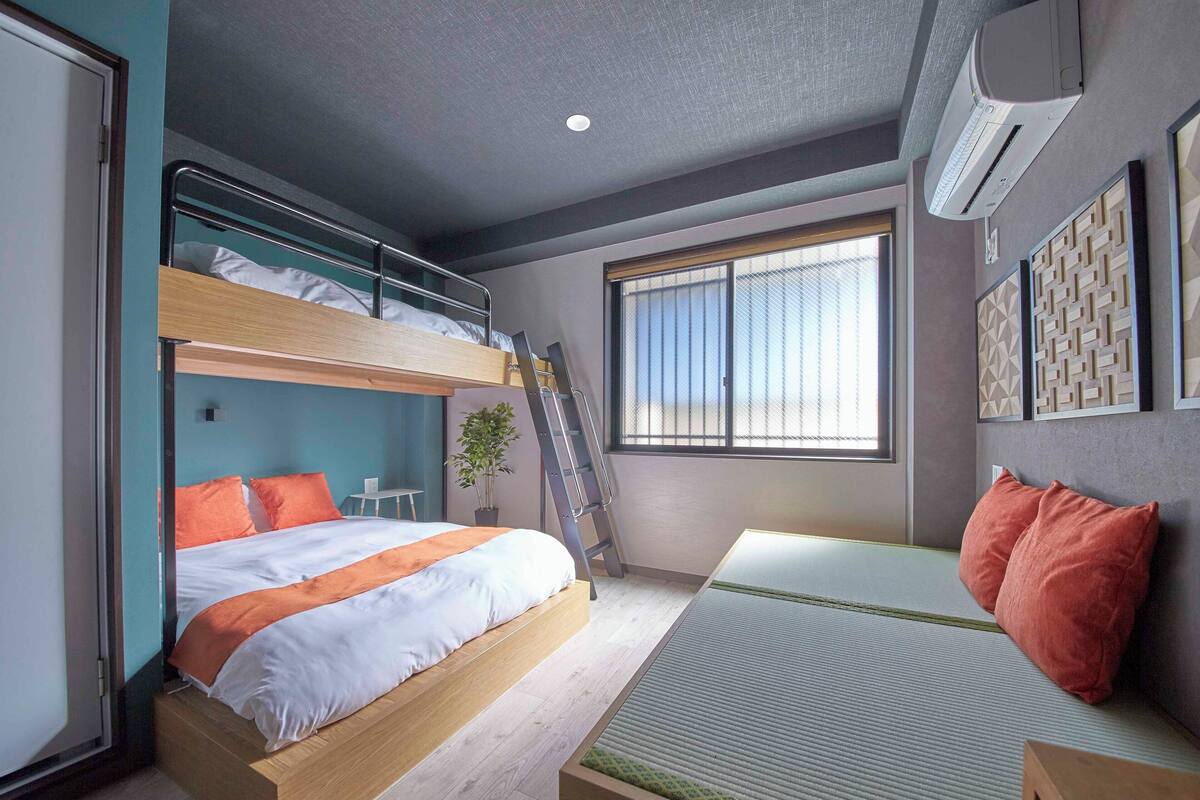 Private Vacation Room for 4 People | Desk, free WiFi