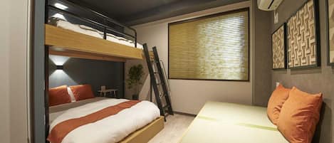 Chambre (Private Vacation, for 4 People) | Bureau, accĂšs au Wi-Fi (inclus)