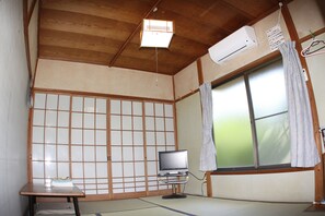 Camera Tradizionale (Japanese Style, 3 Guests) | Wi-Fi gratuito
