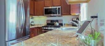 Stay near magic! 3-Bed Condo just a 2-min drive from Downtown Disney