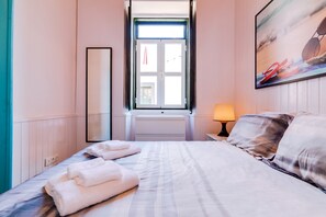 2 bedrooms, in-room safe, iron/ironing board, free WiFi
