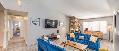 TV, fireplace, ping pong