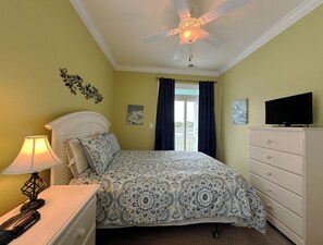 5 bedrooms, free WiFi, bed sheets
