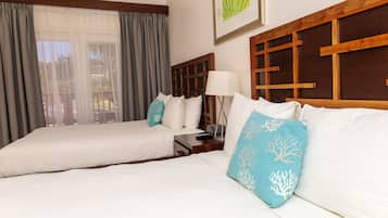 Habitación doble, 2 camas de matrimonio | Ropa de cama de alta calidad, minibar, caja fuerte