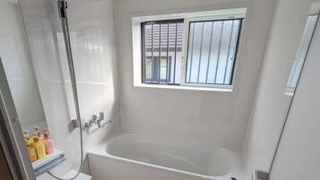 Kamar mandi bersama