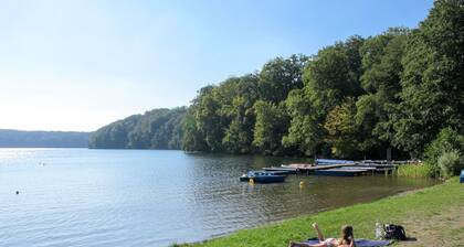 Beautiful private villa for 6 guests with WIFI, TV and terrace