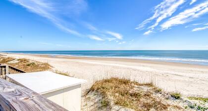 Gorgeous family-friendly condo w/ shared pool & ocean views - close to the beach