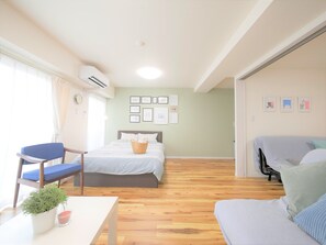 ルーム (/4) | リビング エリア | 薄型テレビ