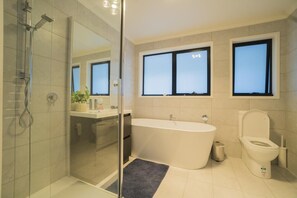 Bathroom - Amazing Sea Views Luxury Guest House (Sandy Bay)