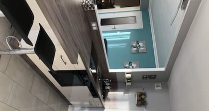 Appartement spacieux avec grande terrasse. Proche ligne de tramway.