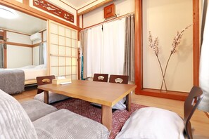 Living room - Pebliss Kutsurogi (Tokyo)