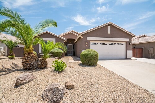 3BR 'Mesa Haven' w/Heated Pool on Prime Golf Lot. 3 King beds!