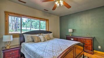 2 bedrooms, iron/ironing board, travel crib, free WiFi