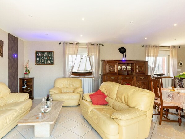 TV, DVD player