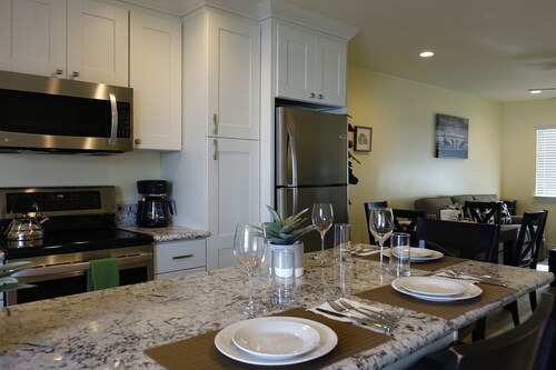 Outstanding Location - Beach and Village E