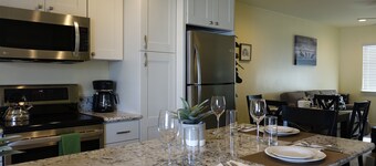 Outstanding Location - Beach and Village E