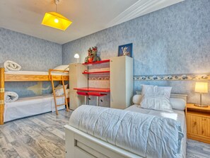 3 Schlafzimmer, Reisekinderbett, kostenloses WLAN, Bettwäsche