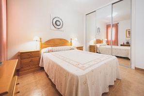 2 bedrooms, WiFi, bed sheets - Apartamento Cóncavos  (Zahara de los Atunes)