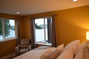 1 bedroom, in-room safe, iron/ironing board, travel cot - Seattle Tacoma Seattle Airport/Light Rail SeaTac 1BR Apt Waterfront Lake Home #5 (SeaTac)