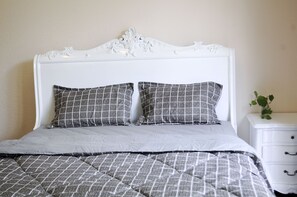 Double Room | Blackout drapes, free WiFi, bed sheets