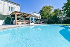 Piscine extérieure, piscine chauffée