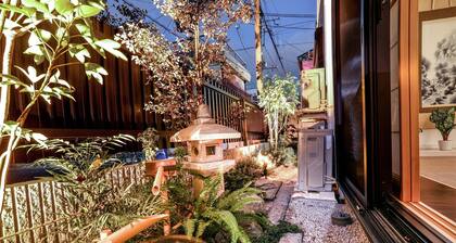 Summer Lotus House Osaka