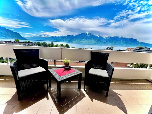 nr. 71Modern and spacious studio with balcony and lake view