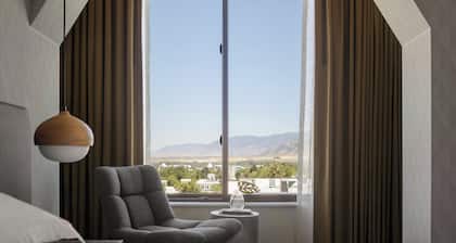 Kimpton Armory Hotel Bozeman by IHG