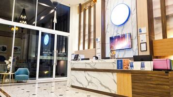 Facciata della struttura - sera/notte