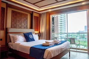 2 Bedroom Thai Heritage | 迷你吧、客房内保险箱、特色装修、办公桌