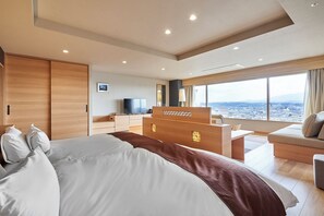 Luxury Junior Suite Twin Room, Non Smoking | Down comforters, in-room safe, soundproofing, free WiFi - Tsukasa Royal Hotel (Tamana)