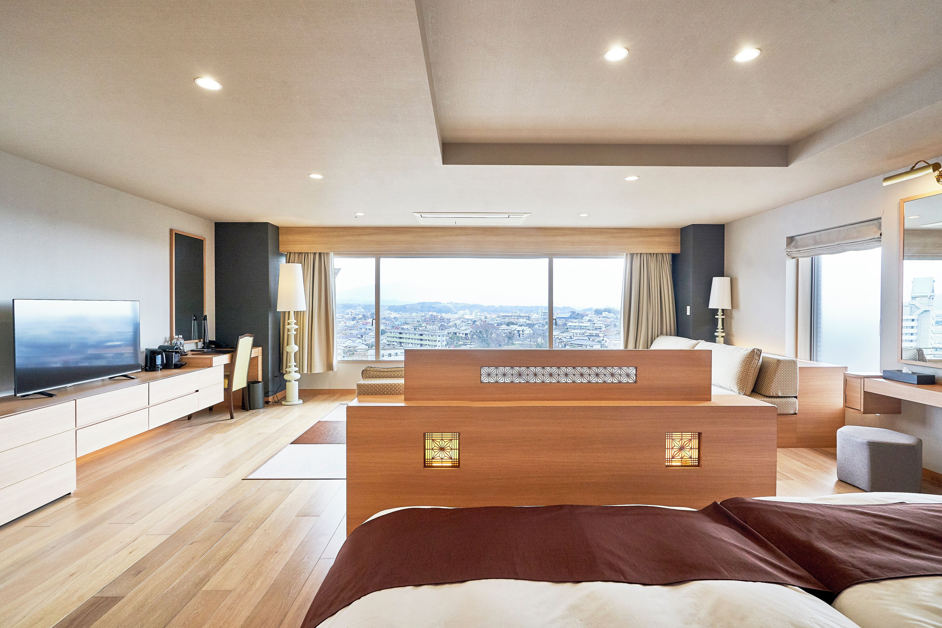 Down duvets, in-room safe, soundproofing, free WiFi