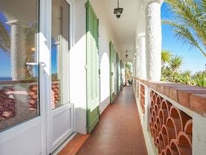 Exterior detail - Beautiful private villa for 6 guests with WIFI, TV, terrace and pets allowed (Miramar)