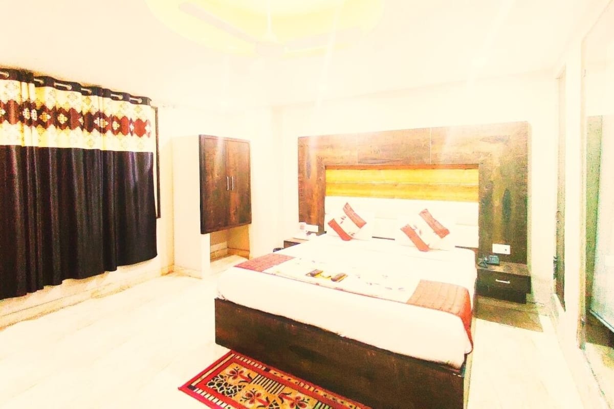 Luxury Double Room | Desk, laptop workspace, soundproofing, free WiFi