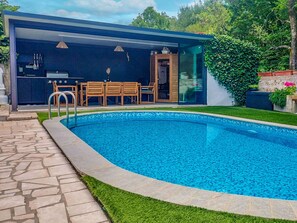 Pool - Stunning private villa with private pool, hot tub, WIFI, A/C, TV, terrace and pets allowed (Rijeka)